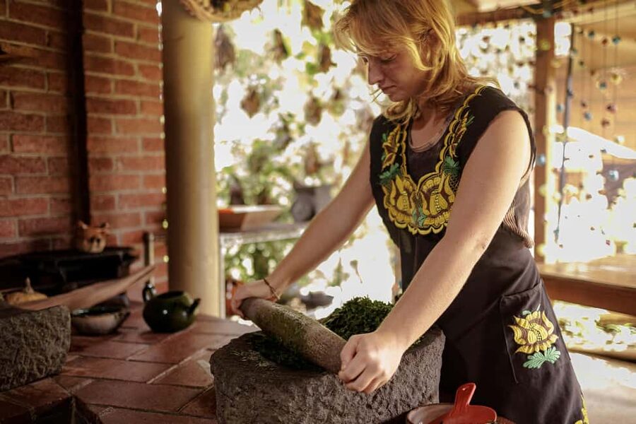 Oaxaca de Juarez: Traditional Oaxacan Cooking Class - Starting with Oaxacan ingredients