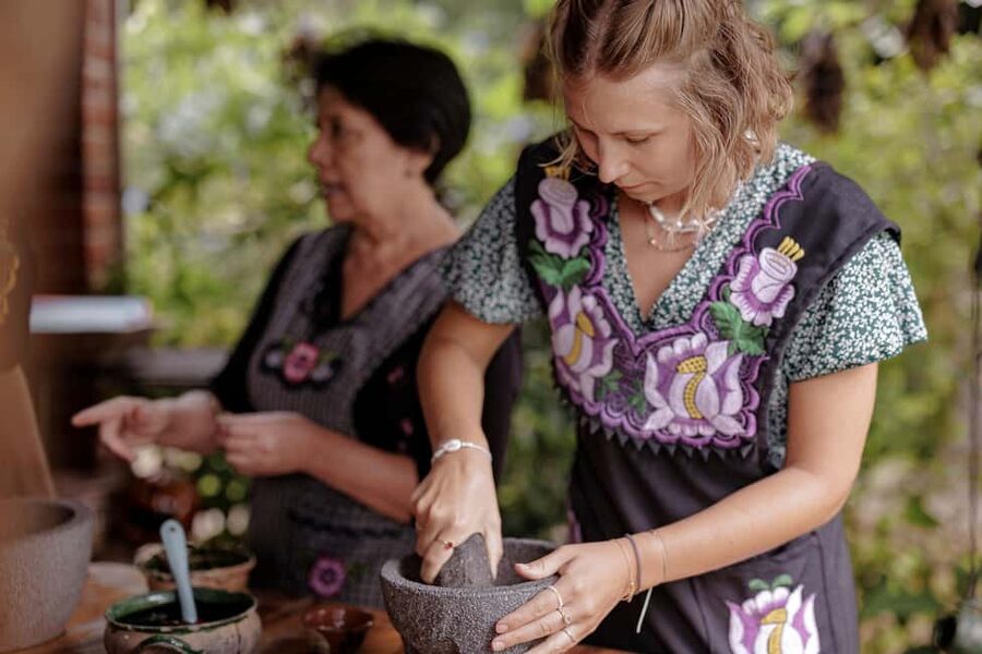 Oaxaca de Juarez: Traditional Oaxacan Cooking Class - A long meal with chocolate, coffee, and dessert