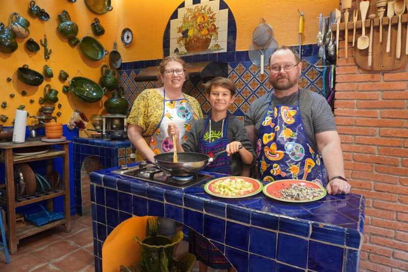 Oaxaca: Traditional Oaxacan Cooking Class with Market Visit - Choosing dishes and learning Oaxacan ingredients