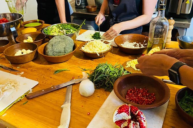 Oaxacan Vegetarian Cooking Class - The neighborhood market is the heart of the experience