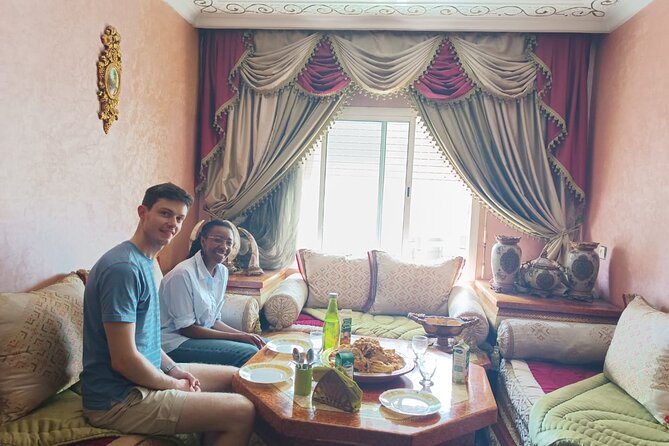 Old local Market visit+Moroccan cooking class with a local family - The value of cooking in a family apartment