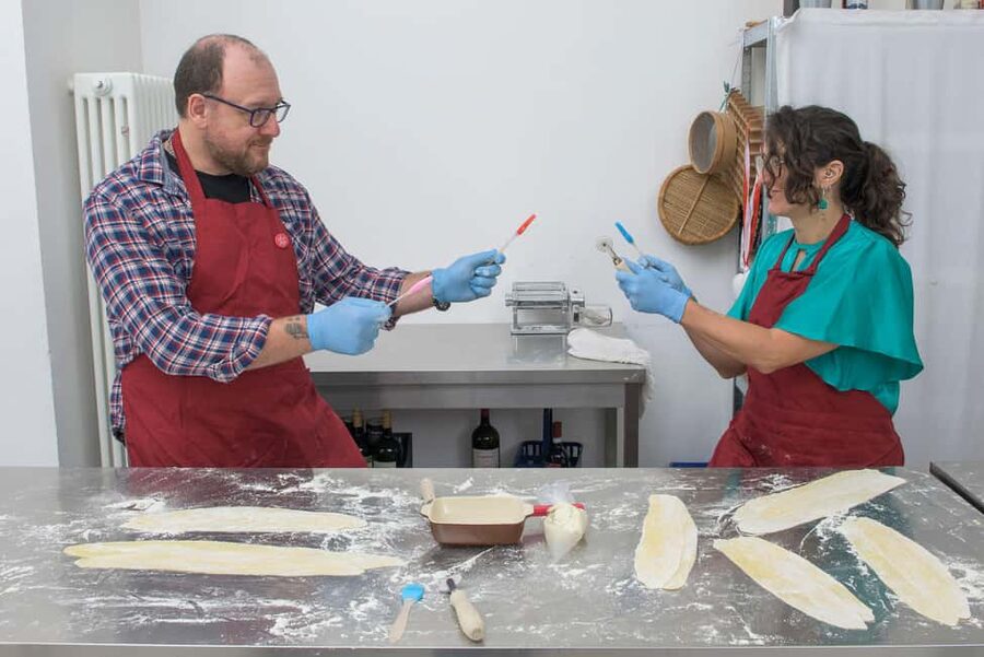 only in ITALIAN - International aperitif + cooking class in Italian - Un’ora per mangiare ciò che hai preparato