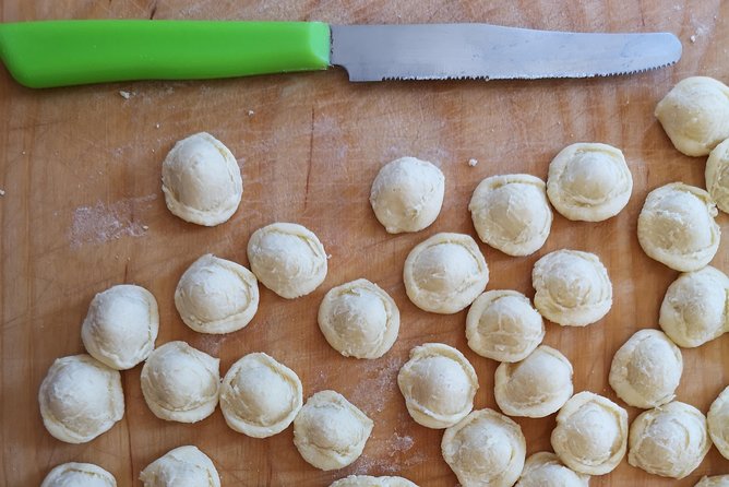 Orecchiette Cooking Class and Wine Pairing in Lecce - A small group, with one important qualification