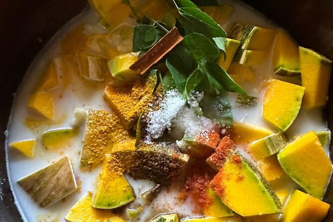Organic Cooking Class sigiriya home Kitchen(Kumara & family) - A garden tour with a practical purpose