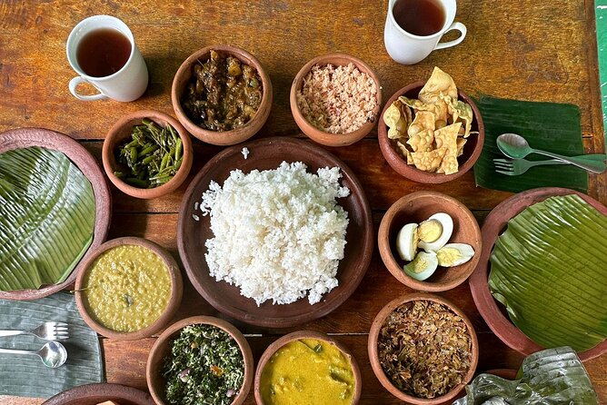 Organic cooking class sigiriya (kumara & family) - Learning the spice base behind Sri Lankan food