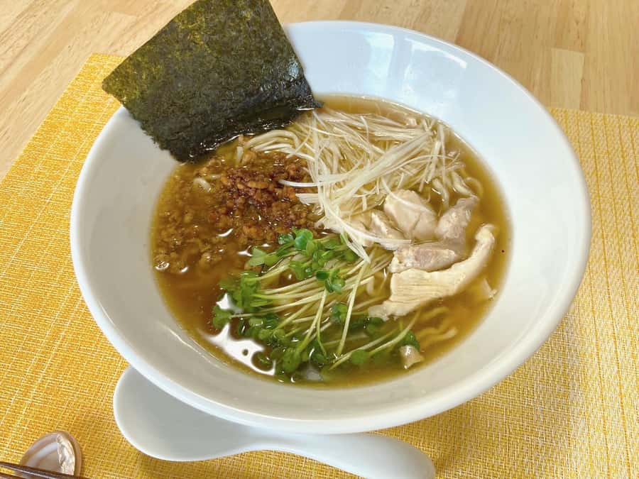Osaka: Ramen and Gyoza Cooking Class in Dotonbori - Making chicken gyoza from the filling up