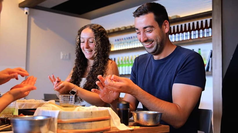 Osaka: Roll and Authentic Sushi Making Class in Dotonbori - Key points to know before booking