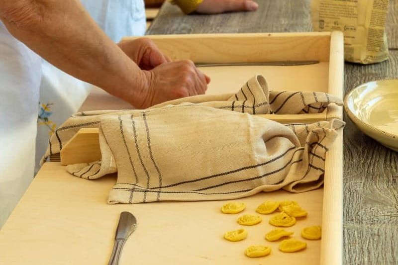 Ostuni: Orecchiette in a masseria - pasta making and tasting - Learning the orecchiette method step by step