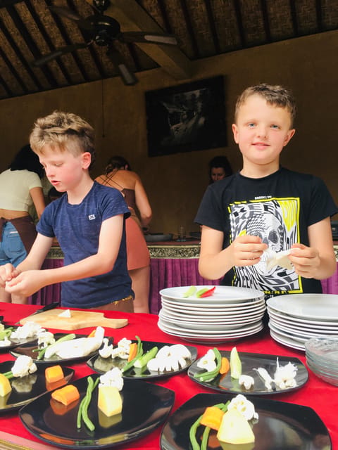 packages cooking class and romantic dinner in a local home - Who should book this evening?