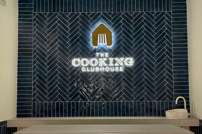 Paella Cooking Class in Madrid with Bottomless Wine Pairing - Booking timing, group size, and cancellation