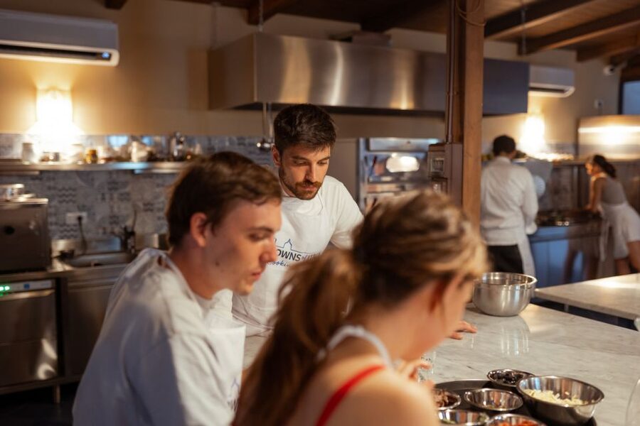 Palermo: Market Tour and Sicilian Cooking Class with Lunch - Three Sicilian dishes, with the menu guided by the season