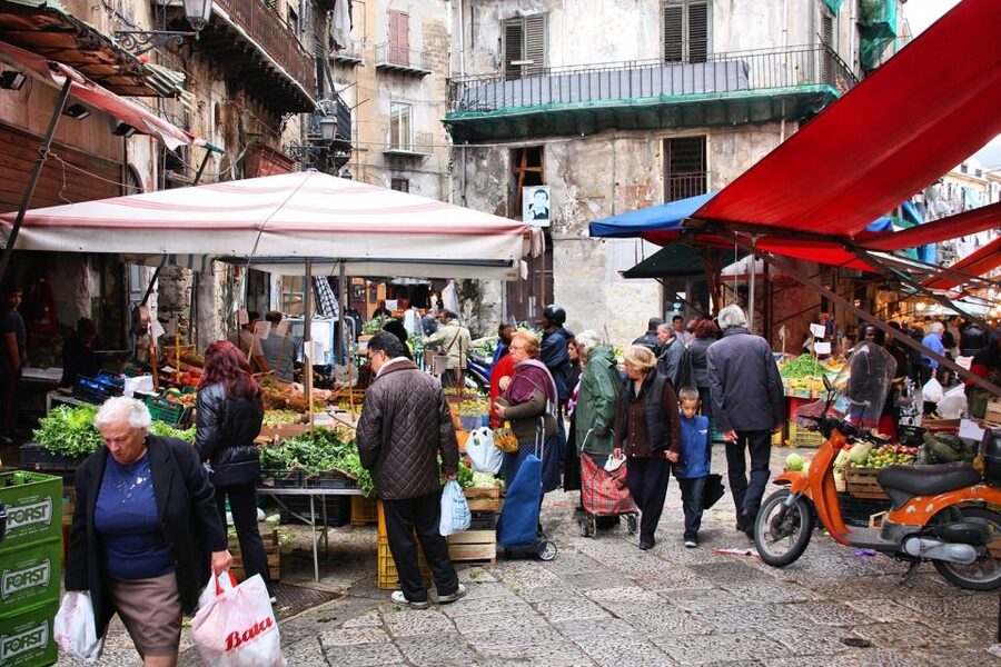 Palermo: Market Tour and Sicilian Cooking Class with Lunch - Mercato del Capo: shopping before the cooking begins