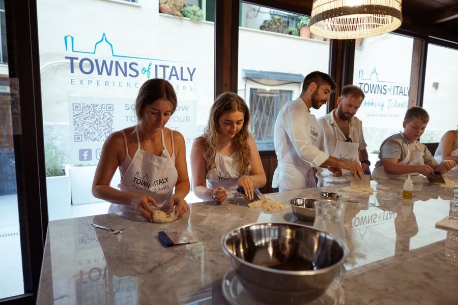 Palermo: Pizza and Gelato Cooking Class with Dinner and Wine - What the Palermo cooking class is really like