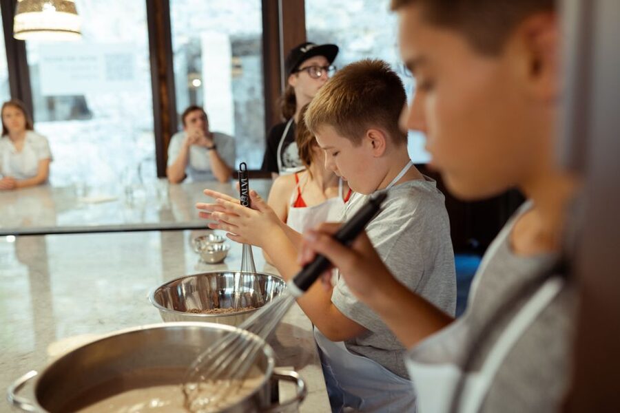 Palermo: Pizza and Gelato Cooking Class with Dinner and Wine - Why families tend to enjoy this class