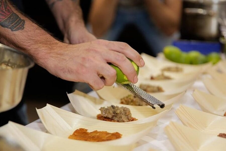 Palma: Mediterranean Cooking Class with Drinks - Chopping, sautéing, and learning the recipes