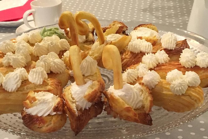 Paris Cooking Class: Chocolate Éclairs and Cream Puffs - Why the Small Group Matters