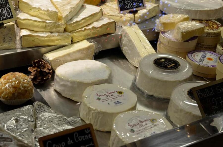 Paris: Evening Cooking Class with Optional Market Visit - The social side of the cooking table