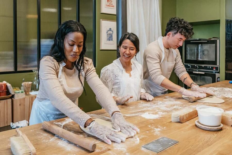 Paris: French Croissant Baking Class with a Chef - Key points at a glance