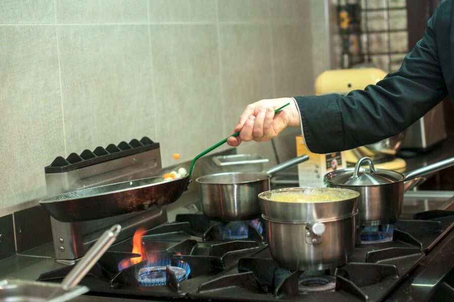 Paris: Full-Day Cooking Class with 3-Course Lunch - Why the group size matters