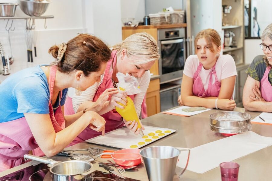 Paris: Macarons Cooking Class with Pâtisserie Chef Noémie - Arriving at 92 Rue Nollet