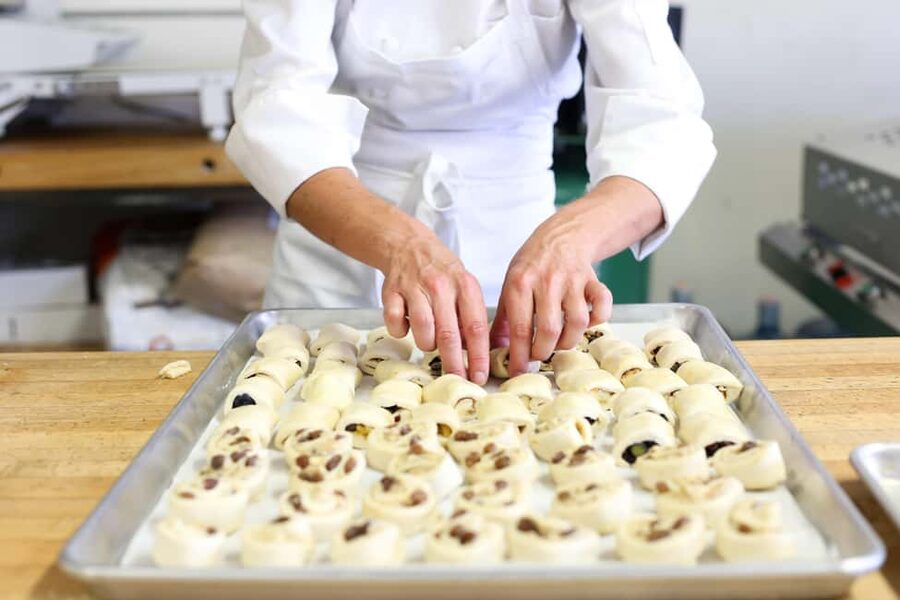Paris: Traditional Croissant Cooking Class With Local Baker - Key points at a glance