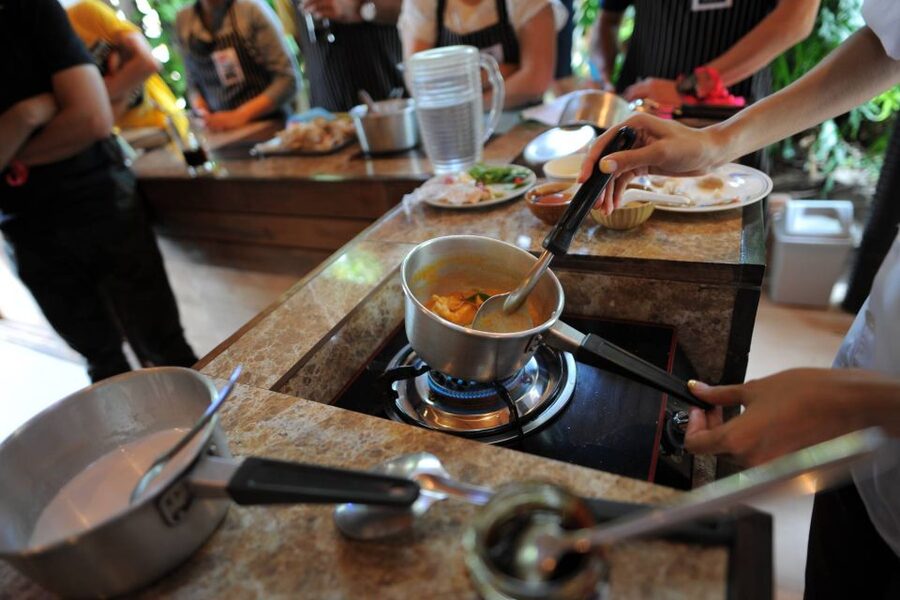 Paros: Cooking Class with 6-Course Menu and Drinks - Who will enjoy this most