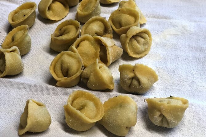 Pasta and Pizza cooking class in Cortona - The Tuscan lunch you prepare yourself