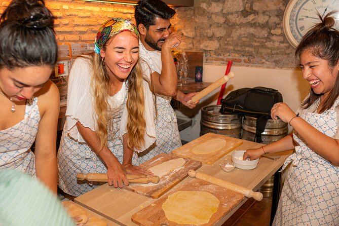 Pasta and Tiramisu Cooking Class Near the Colosseum - How much personal attention can you expect?