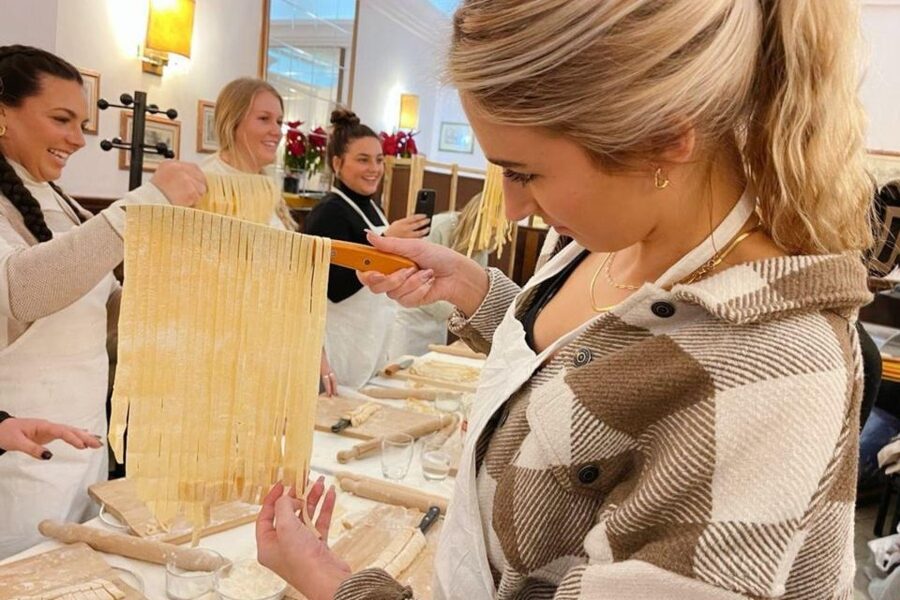 Pasta Cooking Class with Pesto Sauce Making in Rome Center - Starting inside Ristorante Panzirone
