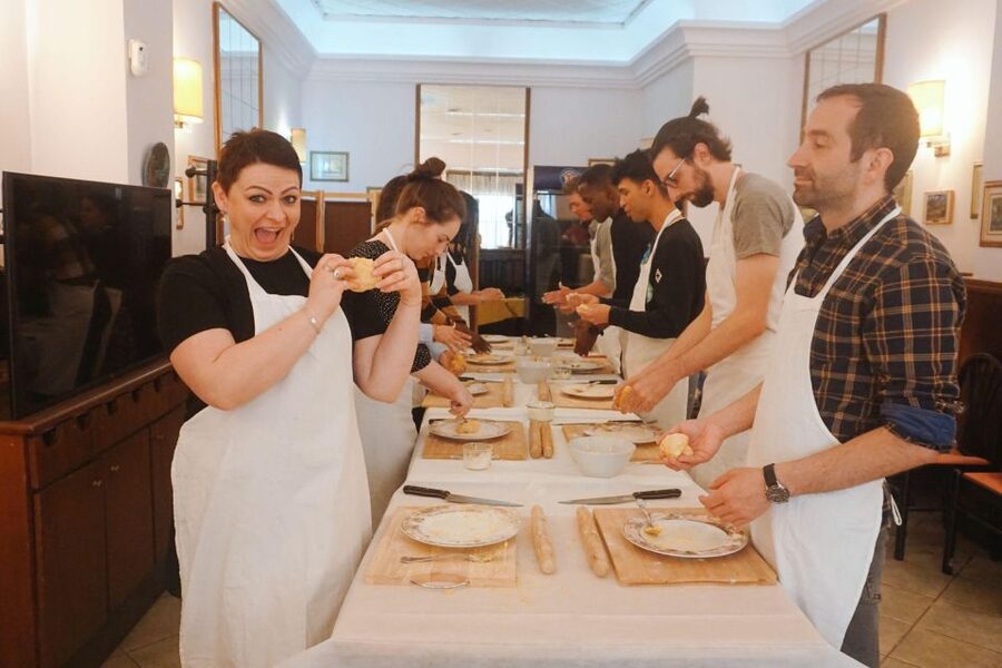 Pasta Cooking Class with Pesto Sauce Making in Rome Center - From the worktable to your Piazza Navona meal