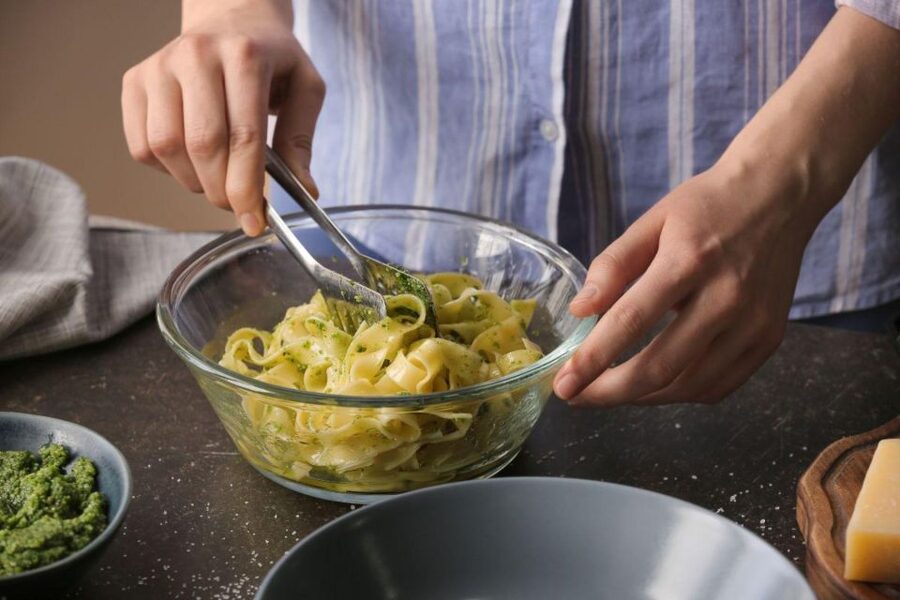 Pasta Cooking Class with Pesto Sauce Making in Rome Center - Should you book the Piazza Navona pasta class?