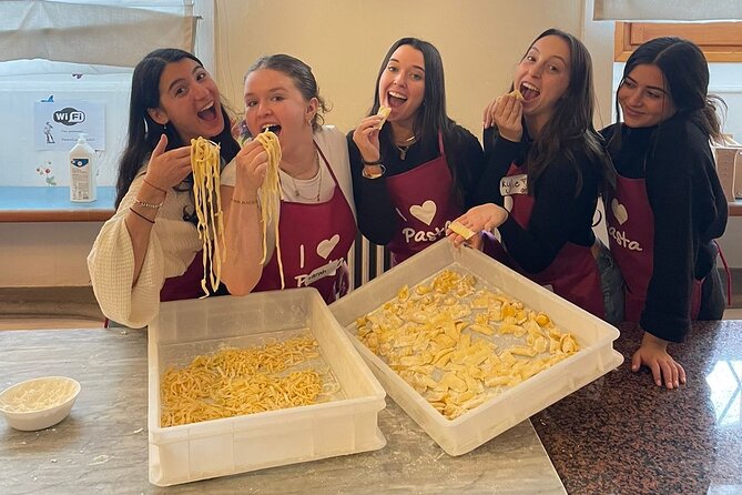 Pastamania - Florence Pasta Making Class - From worktable to shared dinner