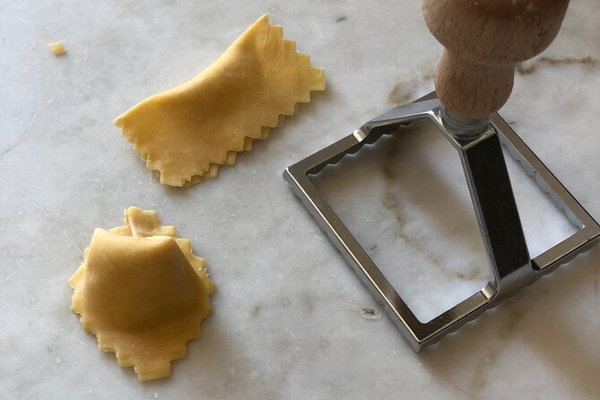 Pastamania - Florence Pasta Making Class - The chefs shape the mood