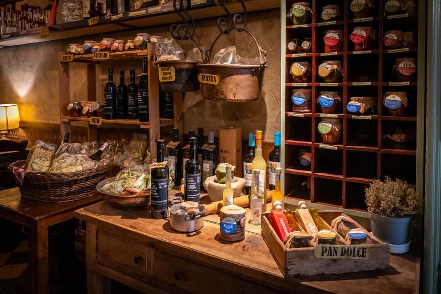 Pesto cooking classes - Trattoria Turin Sestri Levante - Experiences - Who should book the pesto experience