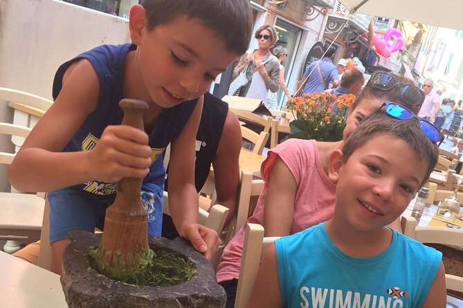 Pesto Experience, Cooking Classes, Wine Tasting in Sestri Levante - Focaccia and Marinaro bread in one short lesson