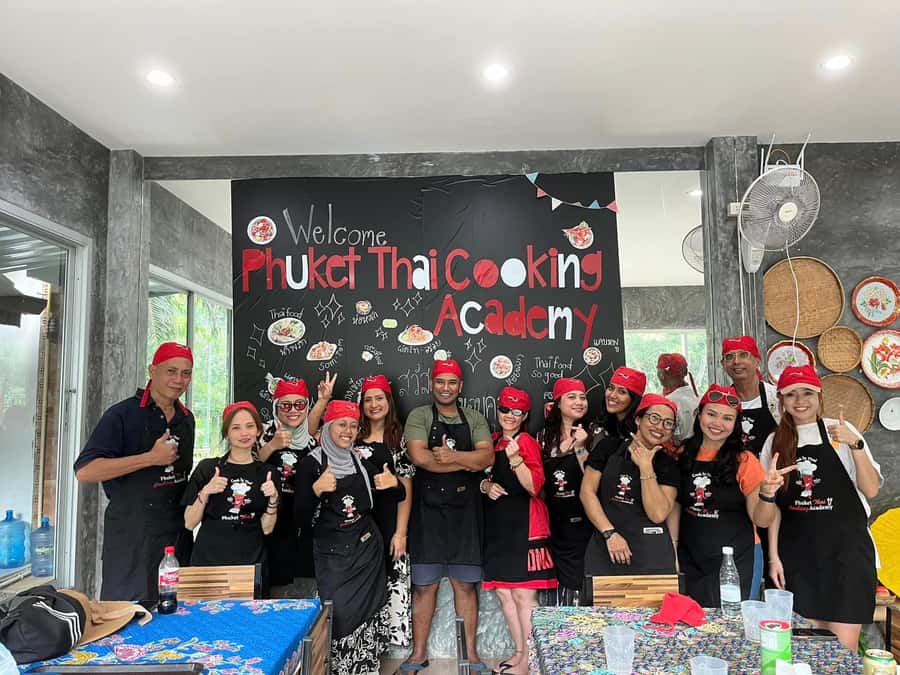 Phuket: Authentic Thai Cooking Class - A lakeside school with room to cook