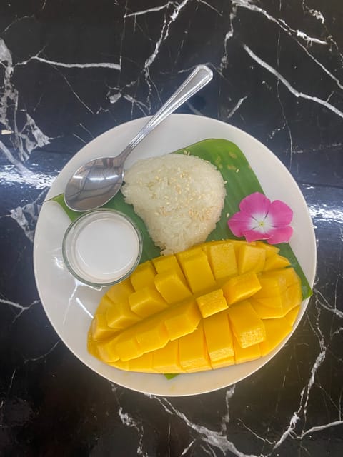 Phuket foodie tour+ Thai cooking class + Local food tasting - Phuket street food, snacks, and a local lunch