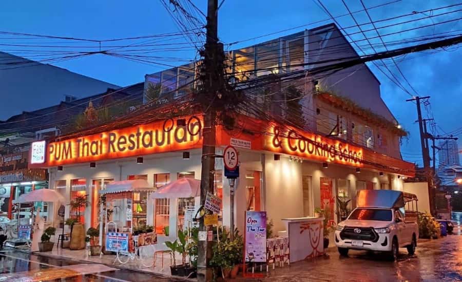 Phuket: Pum Thai Cooking School with Meal - Choosing between a 90-minute and five-hour class
