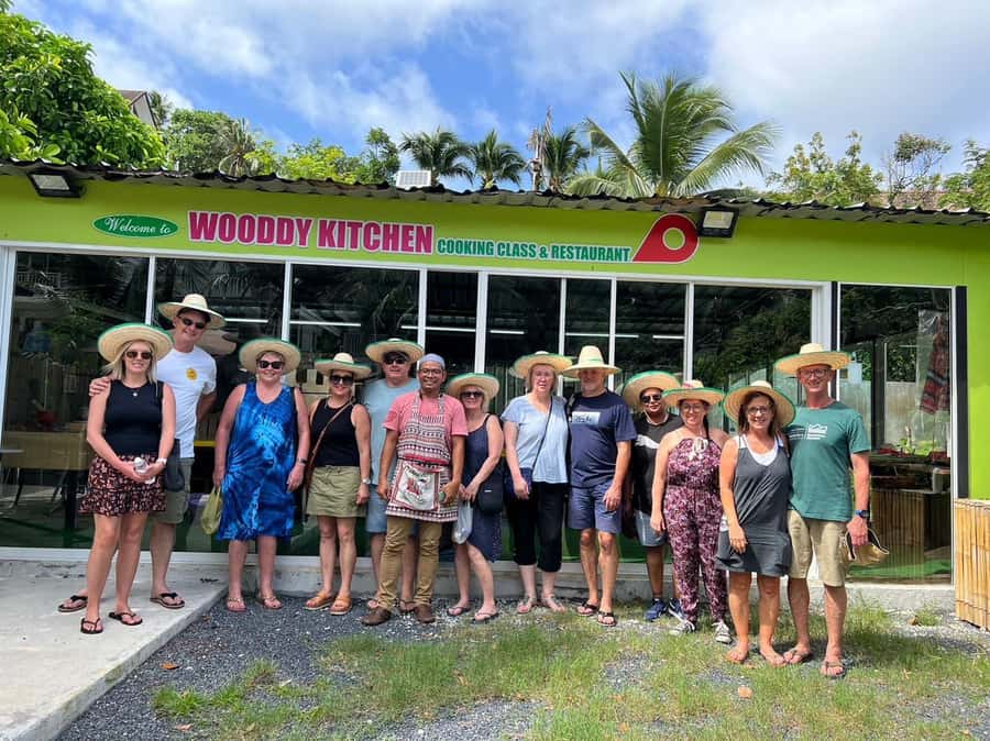 Phuket: Thai Cooking Class with Market Tour - Key points at a glance