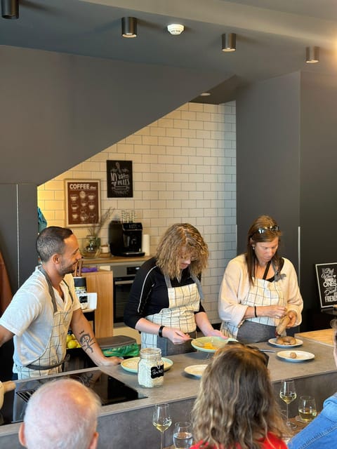 Porto: Local Market Tour & Cooking Class/Showcooking - What the Showcooking Format Really Means