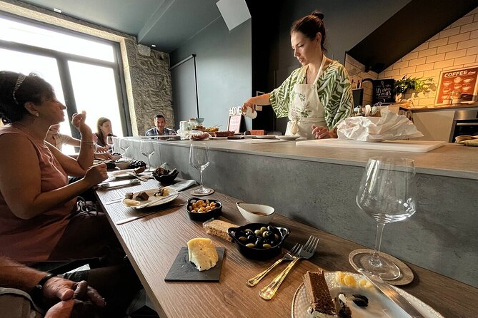 Porto Local Market Visit & Cooking Class / Showcooking - Meeting at Mercado do Bolhão at 10:00