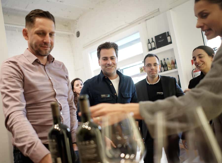 Premium Empanadas Cooking Class & Wine Tasting Experience - Who should book this experience?