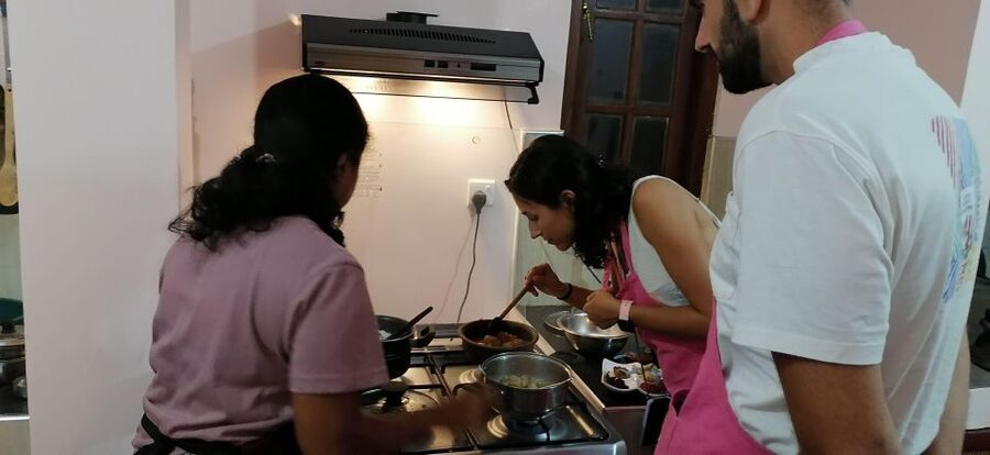 Private cooking class - Personalized classic menu - Sitting down to eat what you made
