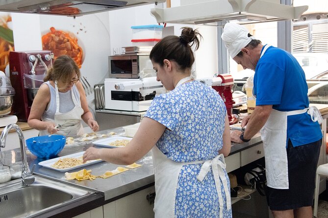 Private Cooking Classes in Rome! - Fettuccine cacio e pepe without the restaurant mystery
