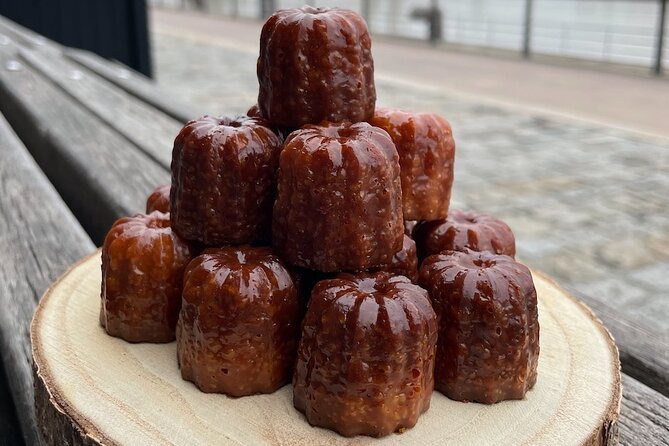 Private cooking lesson - Canelés in 3 gourmet recipes - The classic vanilla and amber rum canelé