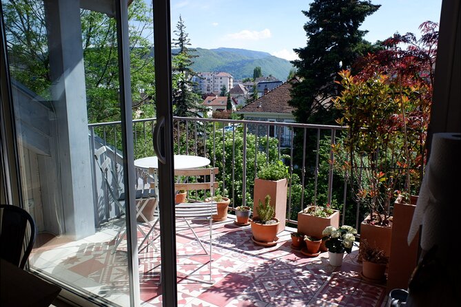 Private Market Tour and Cooking Class in Annecy with a Local - What the cooking demonstration is really like