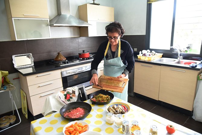 Private Market Tour & Cooking Class in Casablanca with Transfers - Hotel pickup and a useful Casablanca orientation