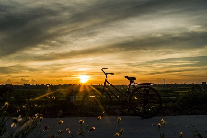PRIVATE Mekong Delta 1 Day with Kayaking, Biking & Cooking - Cycling through the countryside
