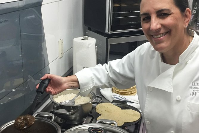 Private Mexican Cooking Class with Gastronomic Historian, Lucia - Who should book this experience?