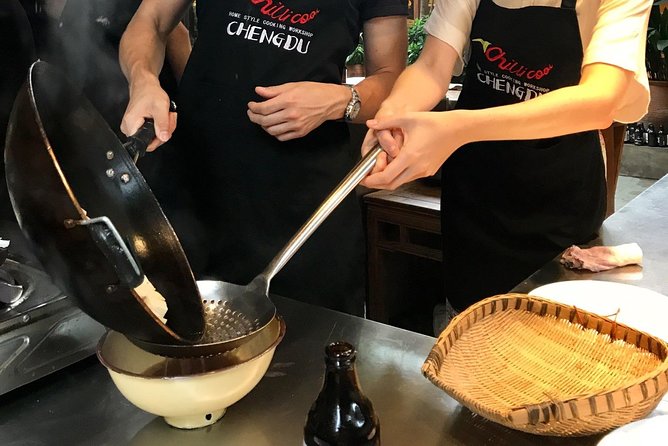 Private Panda Tour with Cooking Class One-day Trip - Starting at 7:30 am in central Chengdu